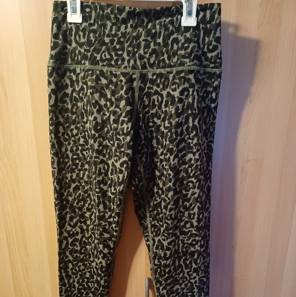 PINK Brand Ultimate Legging - Picture 2 of 5